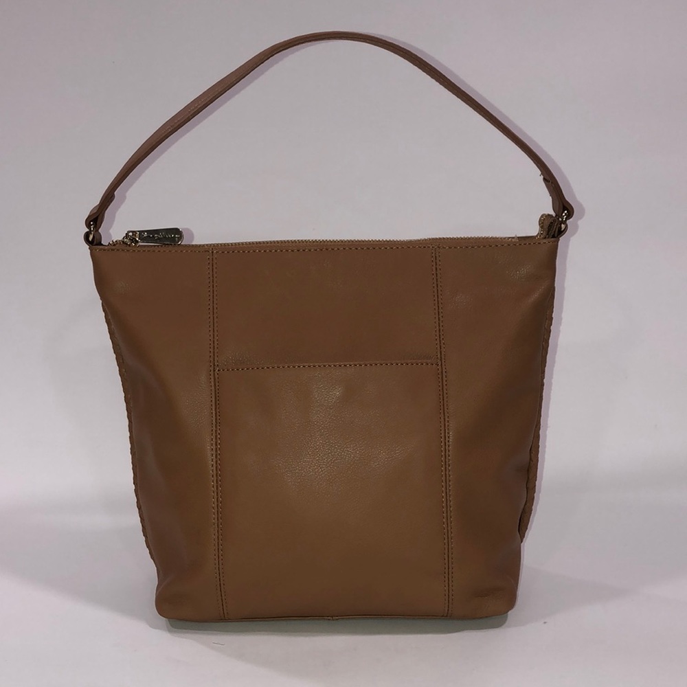 Tommy Bahama caramel brown leather shoulder bag in like new condition #pockets!
